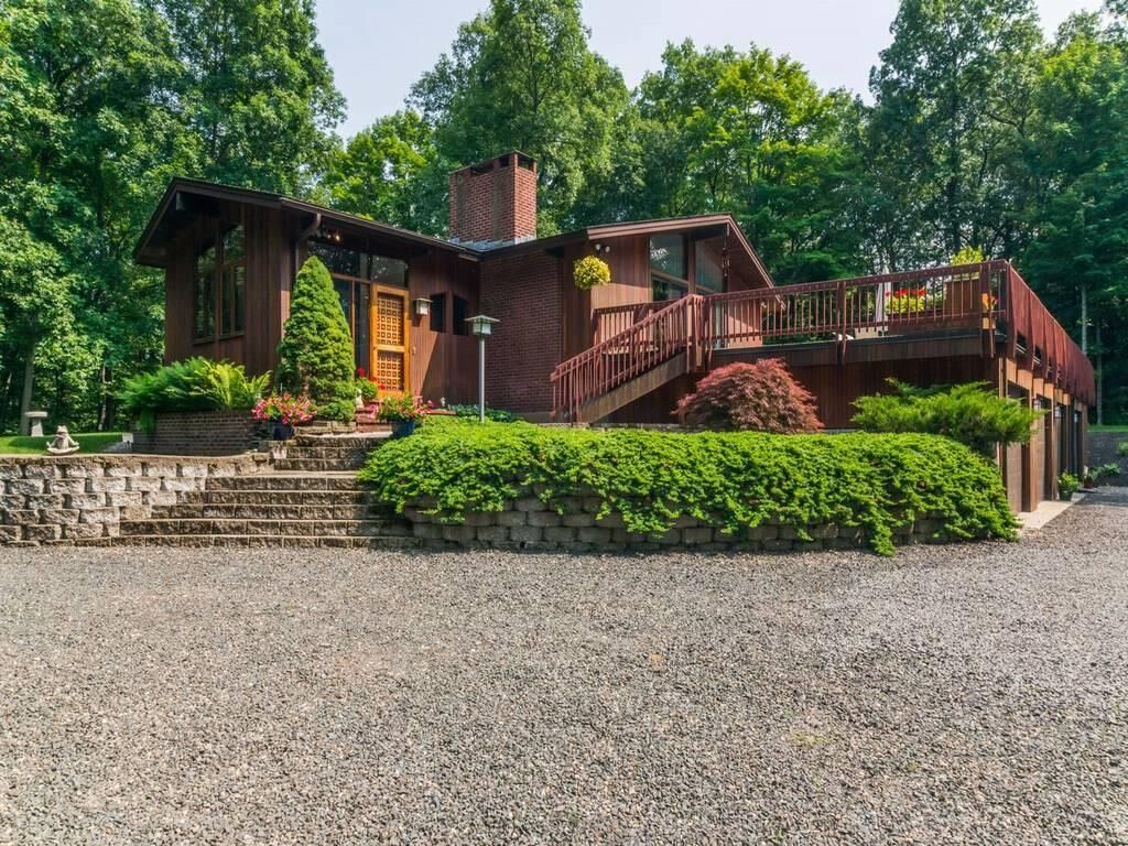 Property Photo:  151 Deercliff Road  CT 06001 