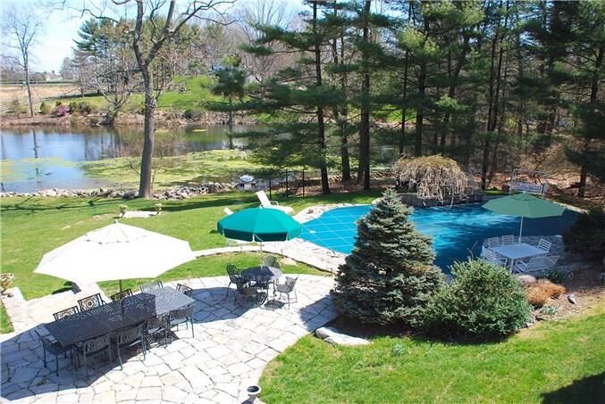 Property Photo:  65 Carriage Road  CT 06897 