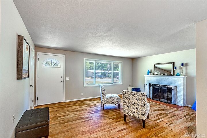 Property Photo: 20427 14th Ave S WA 98188