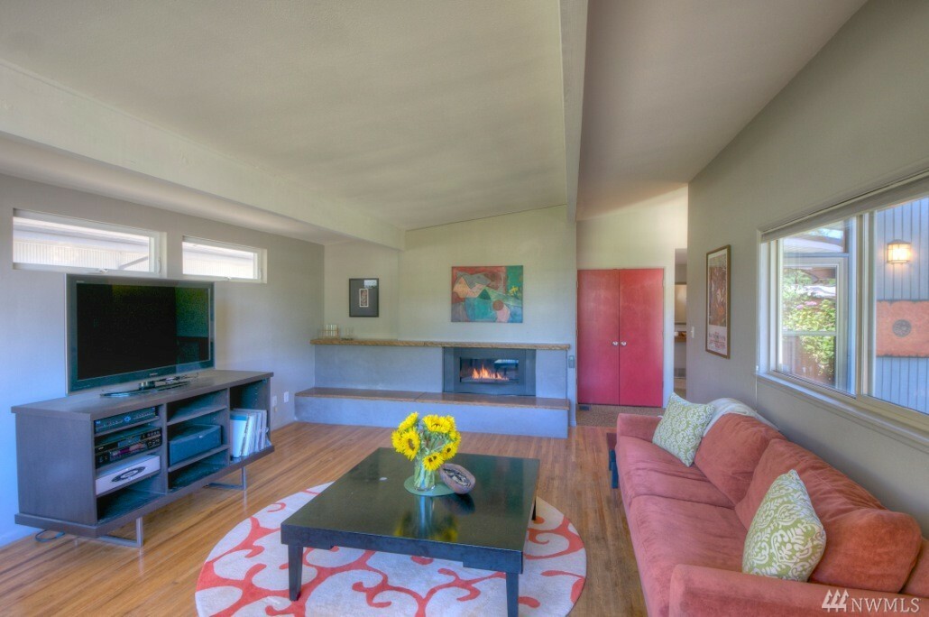 Property Photo: 2925 Boundary St SE WA 98501