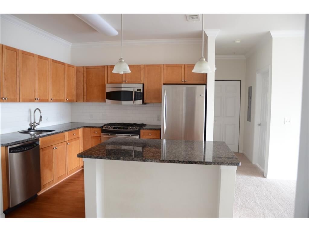 Property Photo:  850 East Main Street 404  CT 06902