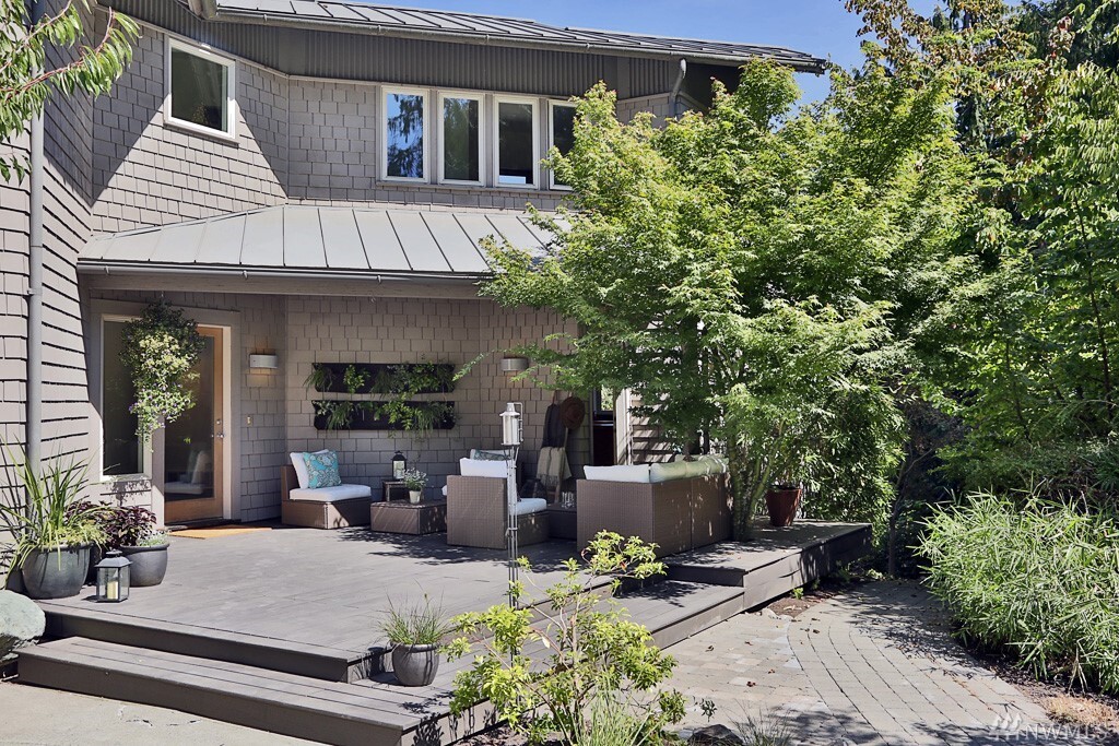 Property Photo: 4253 Echowood Lane WA 98260
