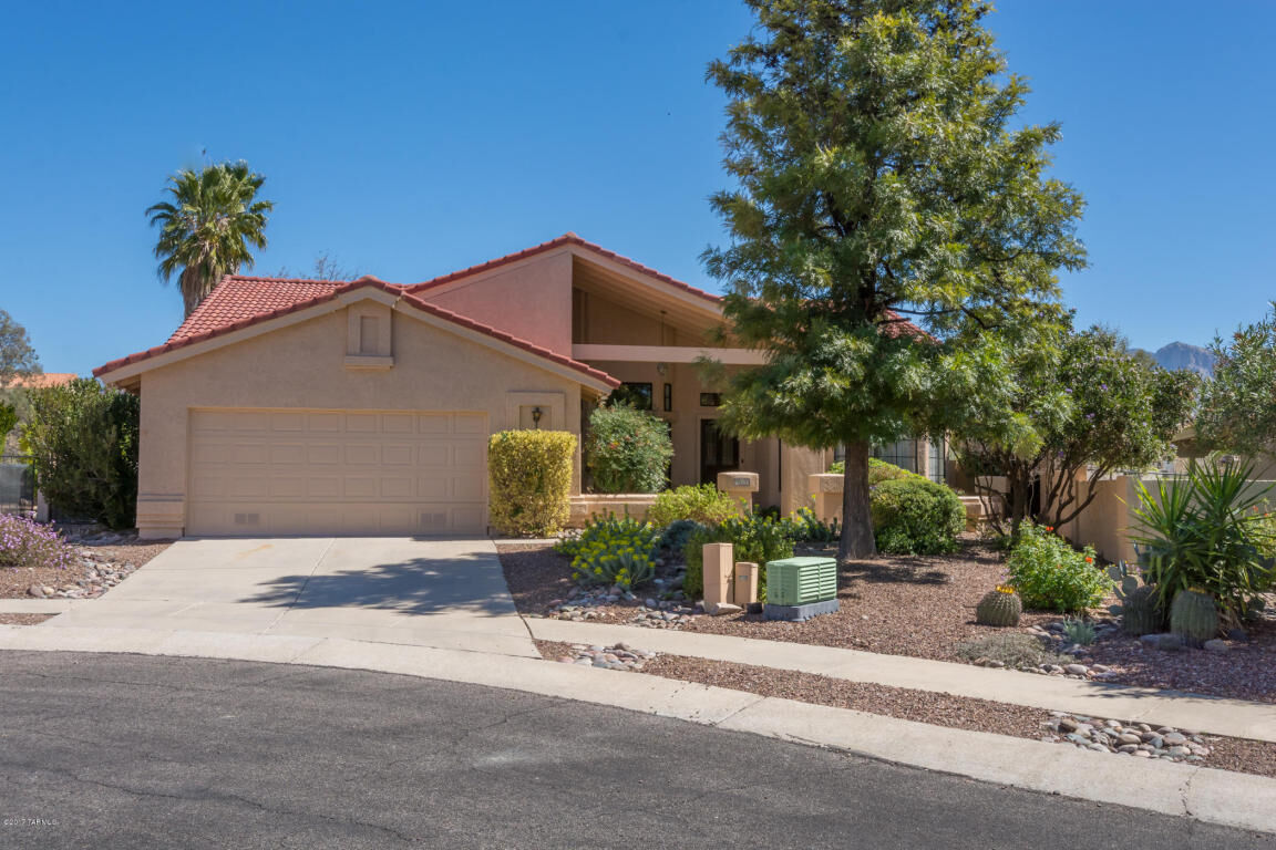 Property Photo:  11600 N Tungsten Place  AZ 85737 