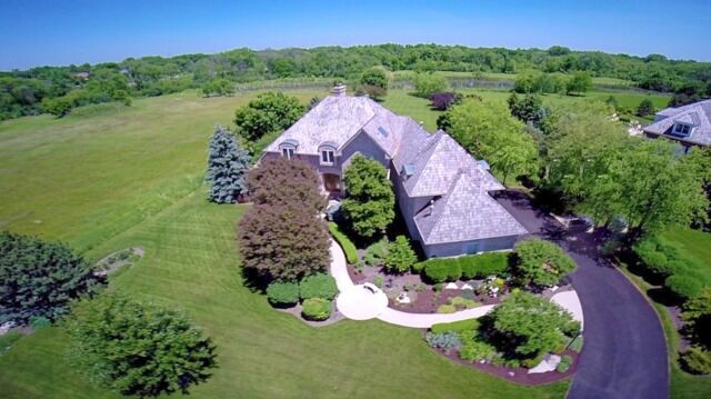 Property Photo: 531 Yorktowne Lane IL 60045