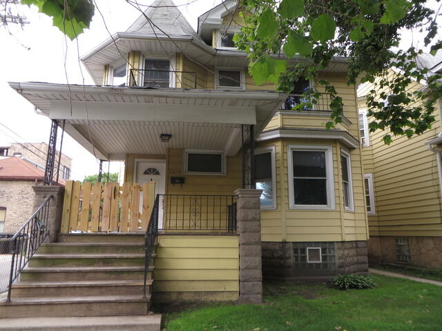 Property Photo: 2017 W Pensacola Avenue IL 60618