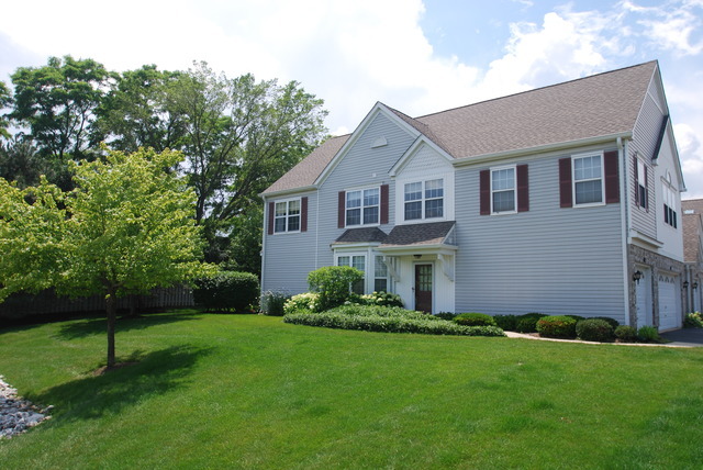 Property Photo: 401 Arboretum Drive IL 60148