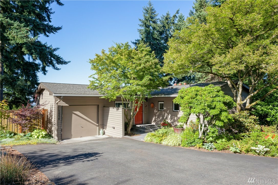 Property Photo: 12238 SE 25th St WA 98005