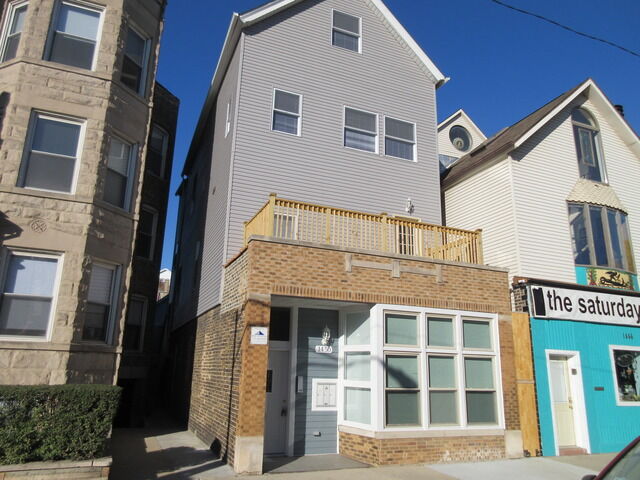 Property Photo:  1450 W Barry Avenue 1  IL 60657 