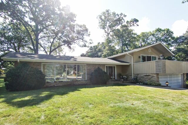 Property Photo:  5N771 Linden Avenue  IL 60157 