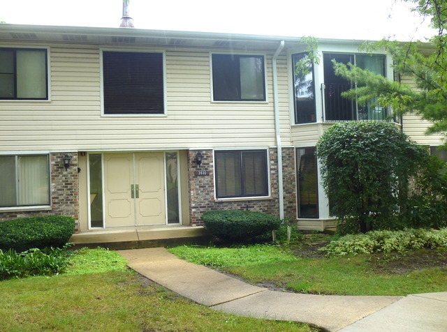 Property Photo:  2830 Mitchell Drive 6  IL 60517 