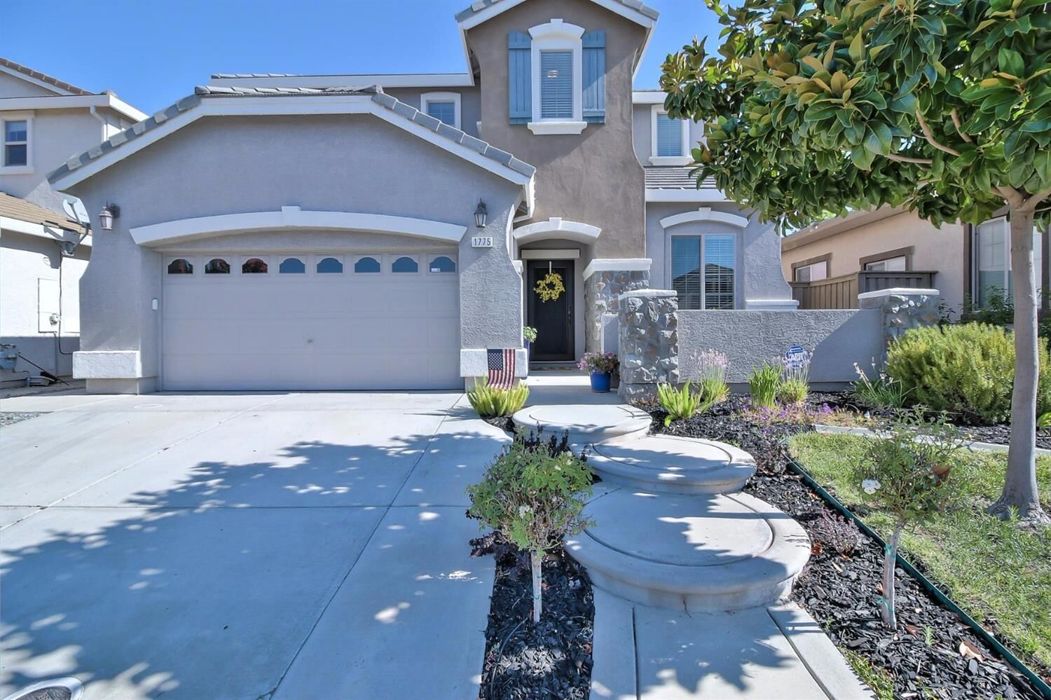 Property Photo: 1775 Ravenna Way CA 95747