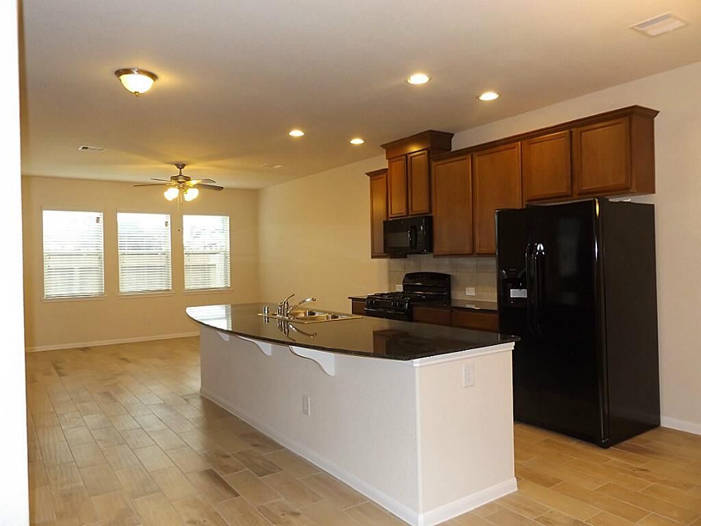 Property Photo:  8303 Hawthorn Valley  TX 77095 