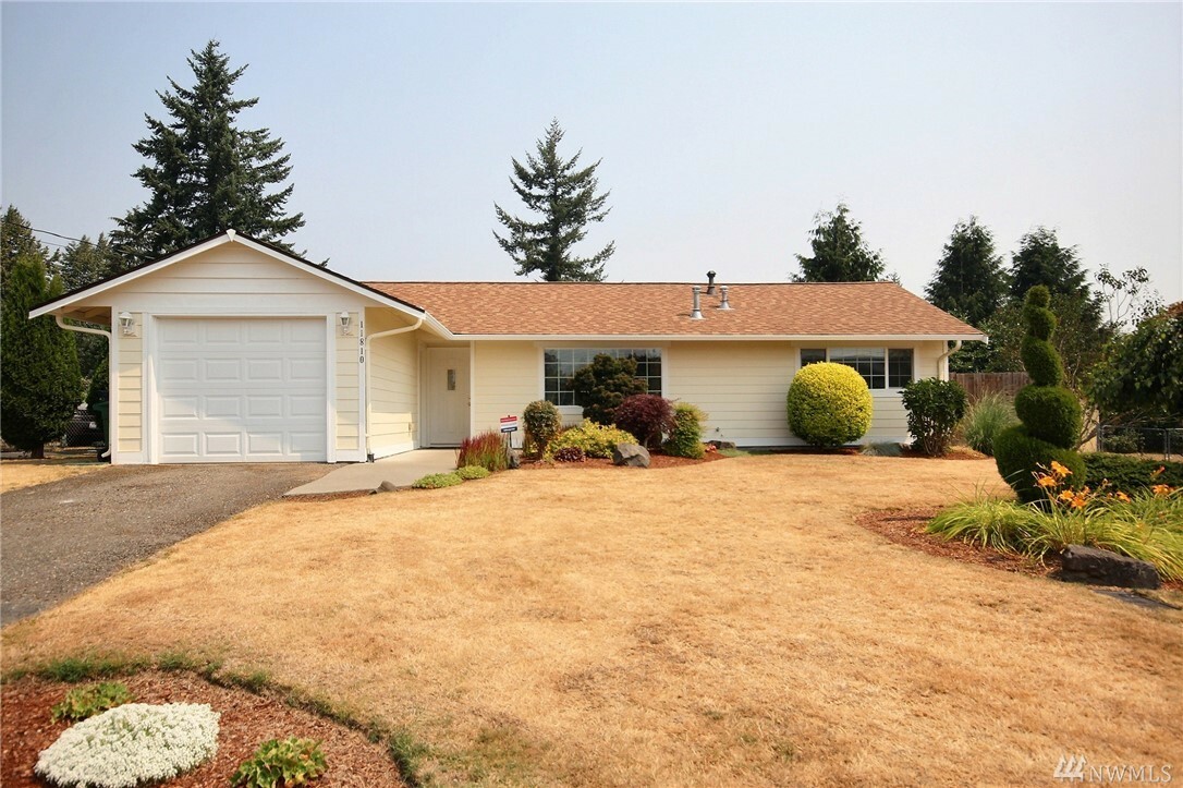 Property Photo:  11810 SE 170th Place  WA 98058 