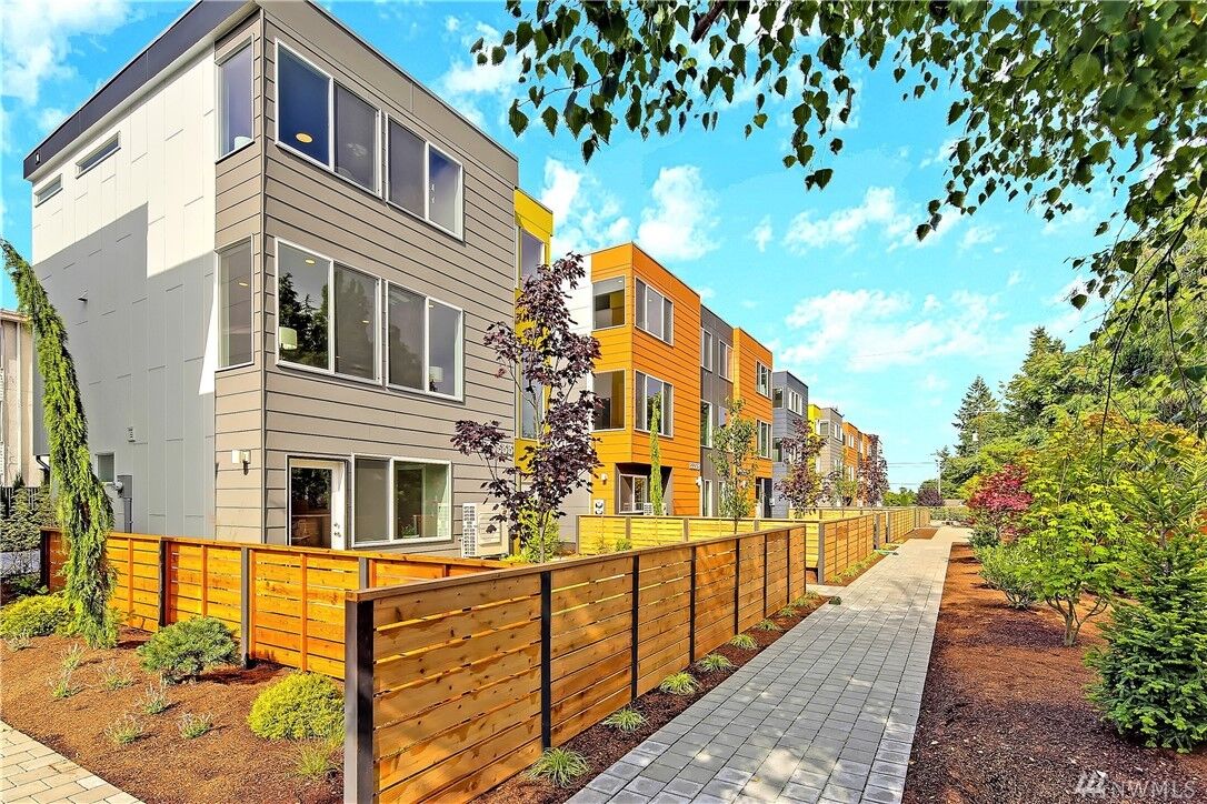 Property Photo: 13331 A 1st Ave NE WA 98133