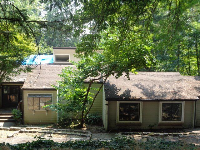 Property Photo:  120 Tioga Ct  OR 97424 