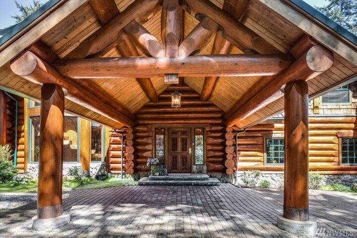 Property Photo:  1356 14th Ave  WA 98333 