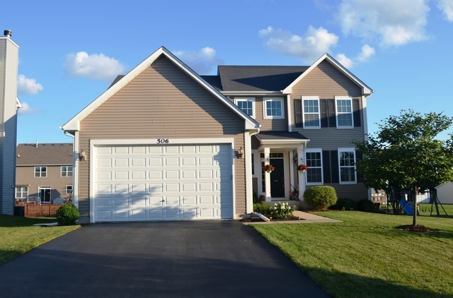 Property Photo: 506 Leesburg Street IL 60543