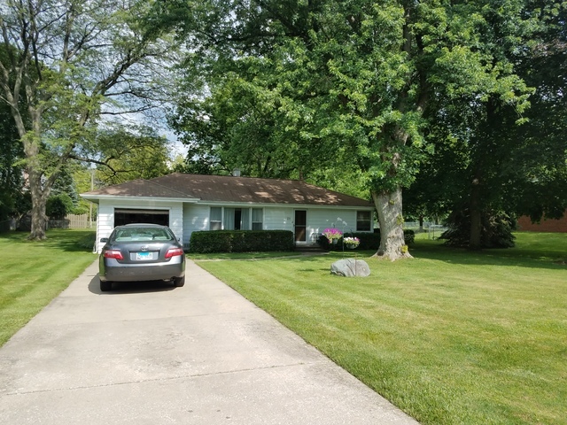 Property Photo:  231 Red Oak Road  IL 60062 