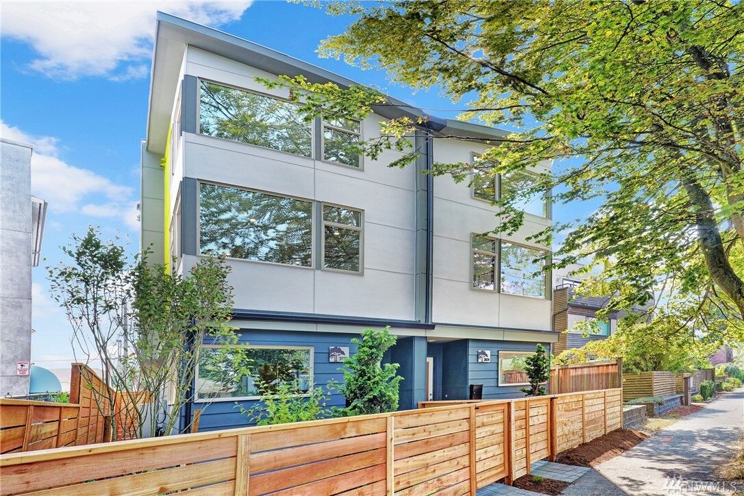 Property Photo:  3033 18th Ave S  WA 98144 