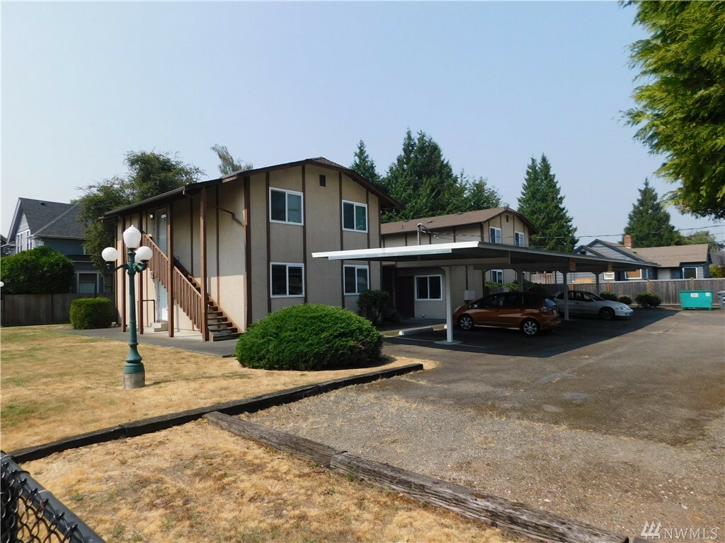 Property Photo:  408 2nd St NW  WA 98371 