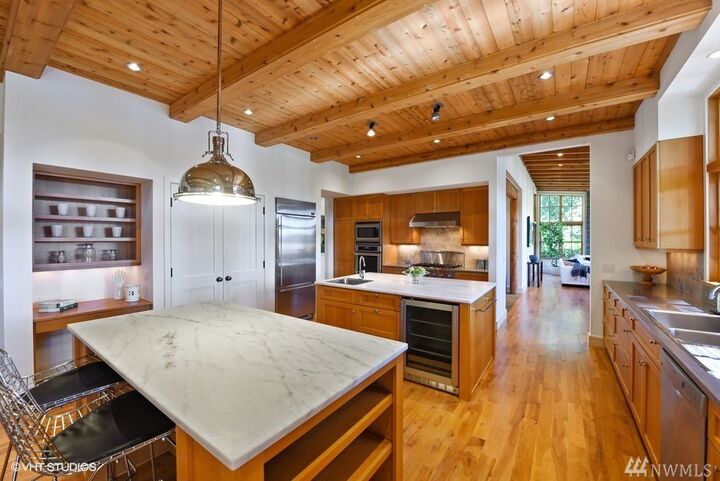 Property Photo:  10705 NE Halls Hill Rd  WA 98110 