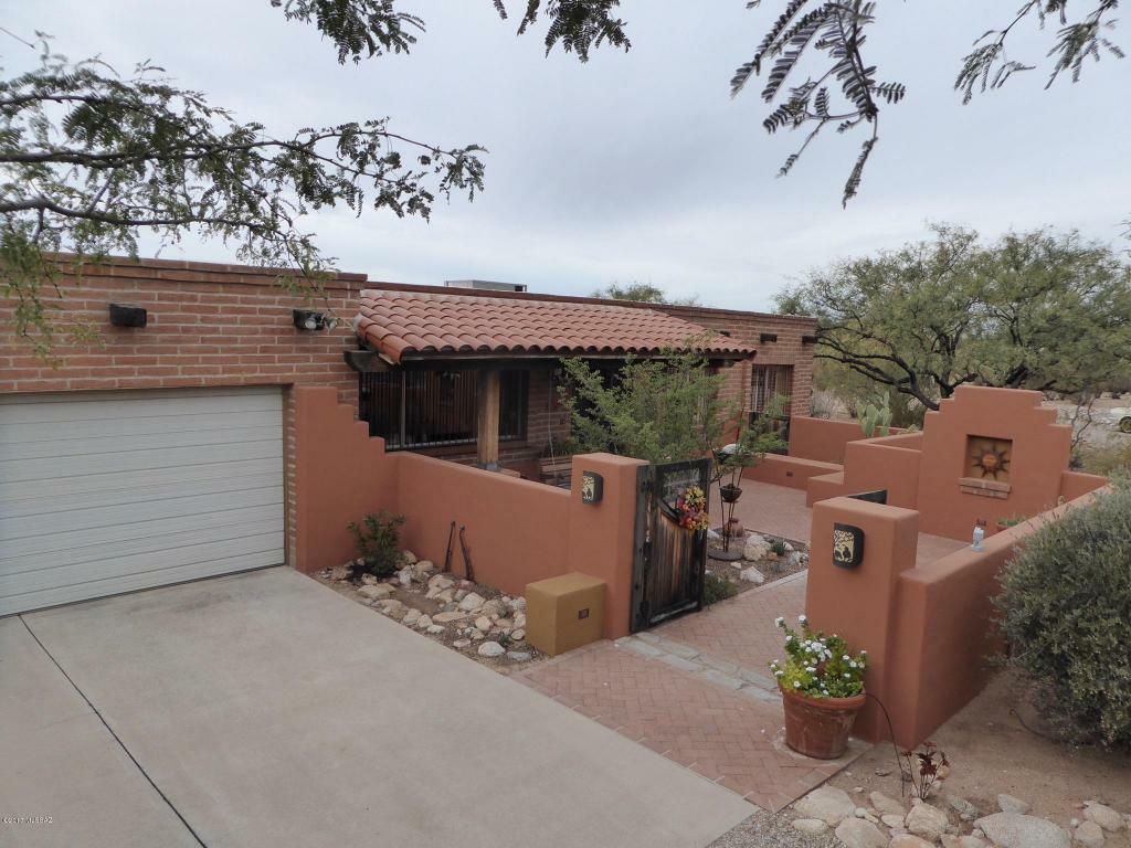 Property Photo:  3311 N Cottontail Circle  AZ 85749 