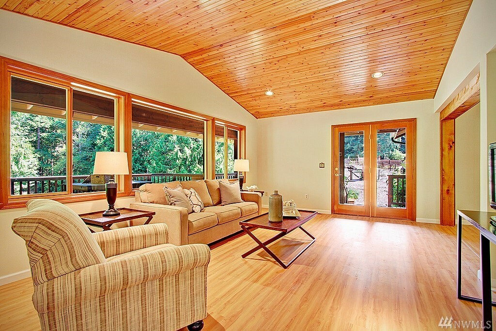Property Photo: 10312 206th Ave NE WA 98053