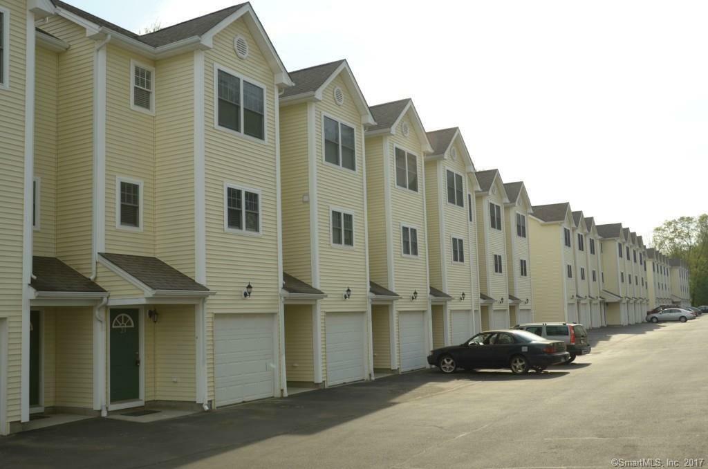 Property Photo:  527 Thames Street 20  CT 06360 