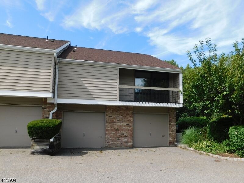 Property Photo: 146 Overlook Dr NJ 08809