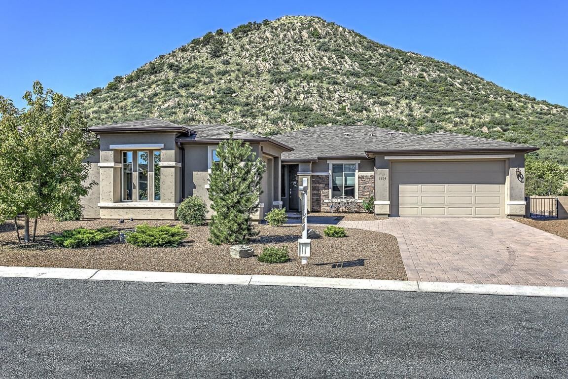 Property Photo: 1194 N Wide Open Trail AZ 86314