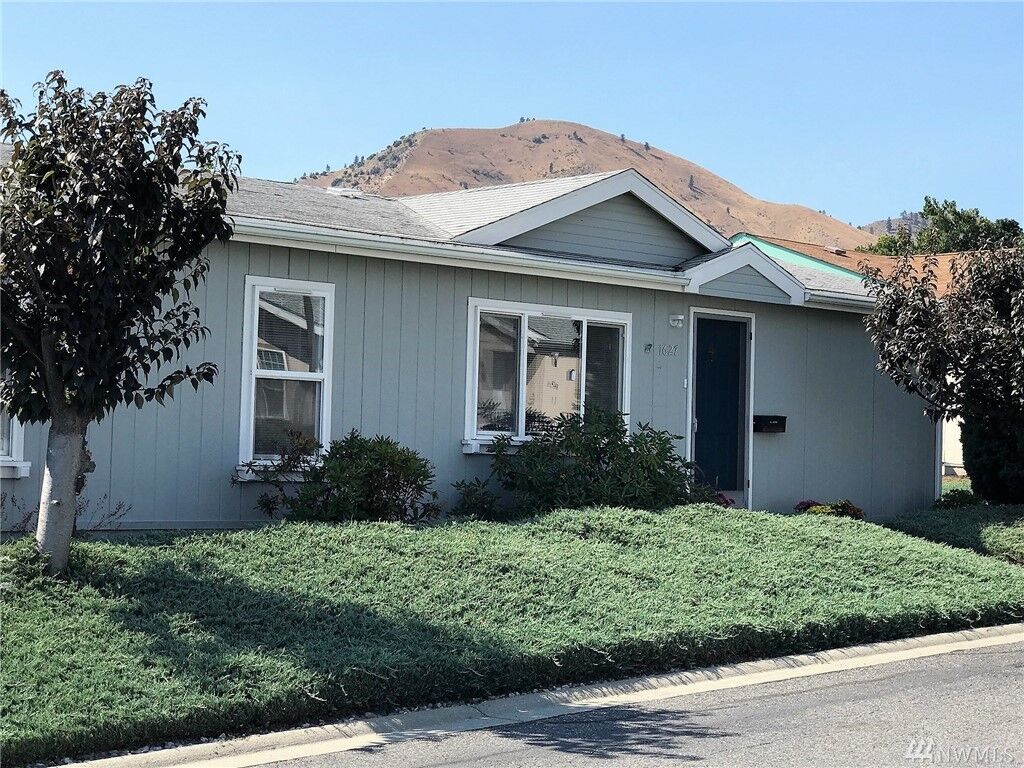 Property Photo:  1627 Pleasant Ave 39  WA 98801 