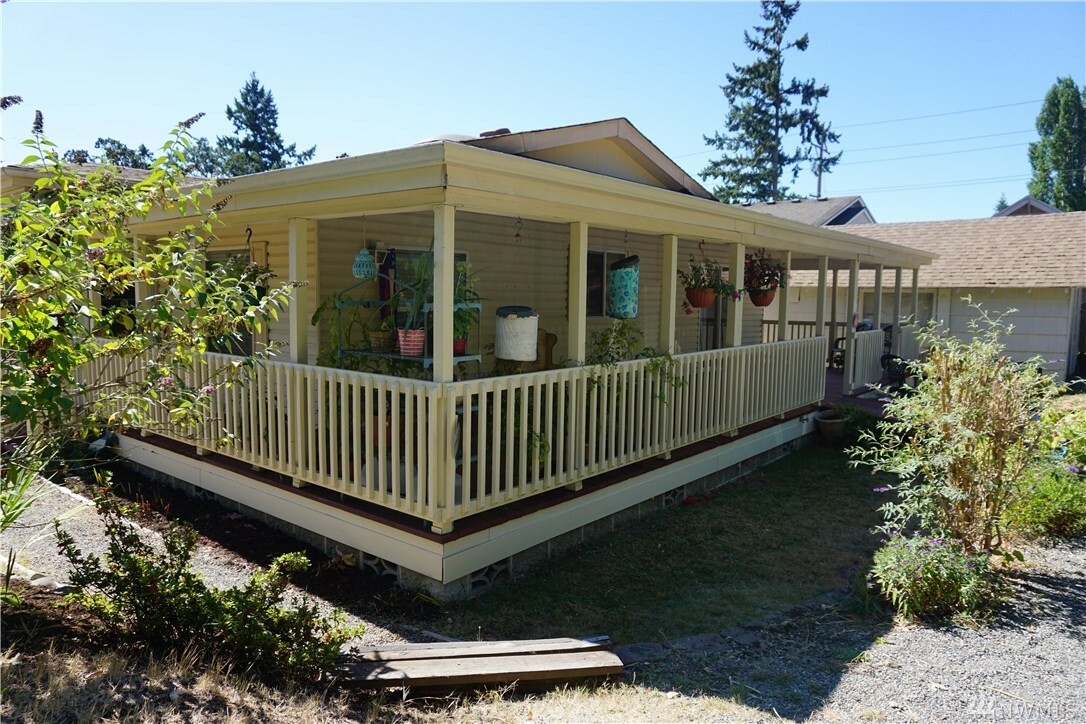 Property Photo: 10604 Park Ave S WA 98444