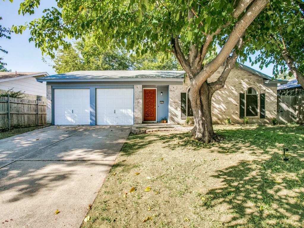 Property Photo:  2405 Vassar Court  TX 76015 