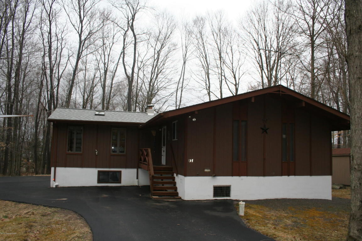Property Photo:  137 Mohican Trail  PA 18347 