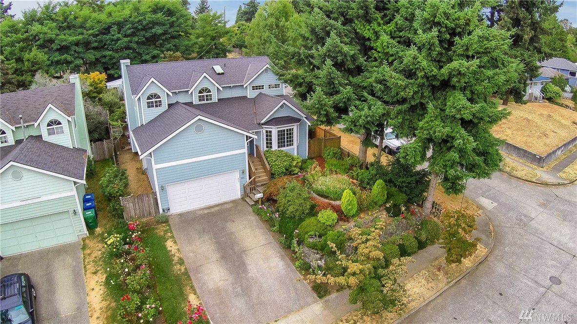 Property Photo:  8101 29th Ave SW  WA 98126 