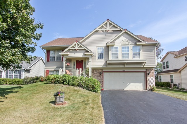 Property Photo:  1097 Lexington Lane  IL 60047 