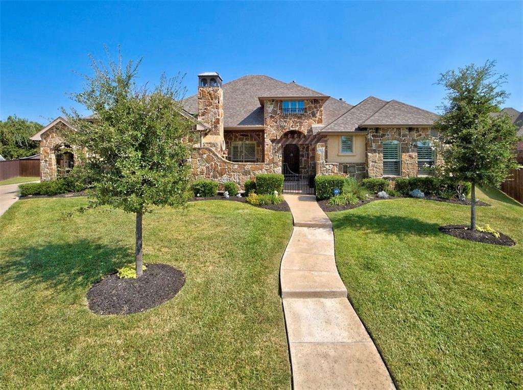 Property Photo: 1701 Clark Lake Circle TX 76248