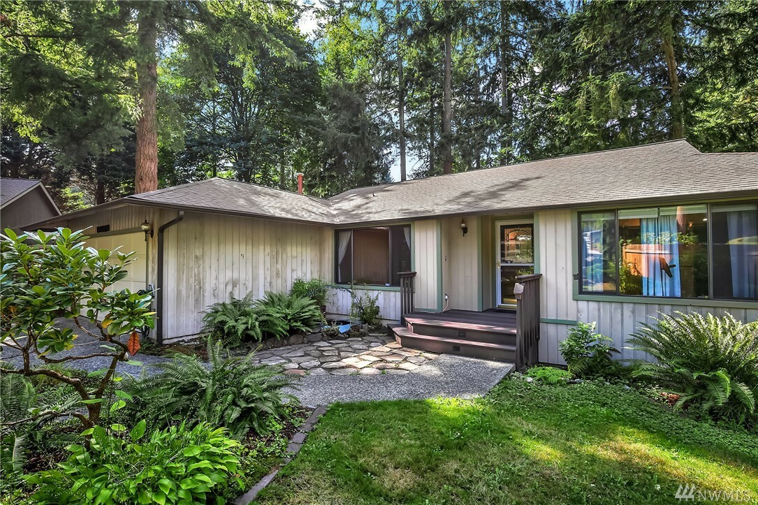 Property Photo:  16901 NE 99th Ct  WA 98052 