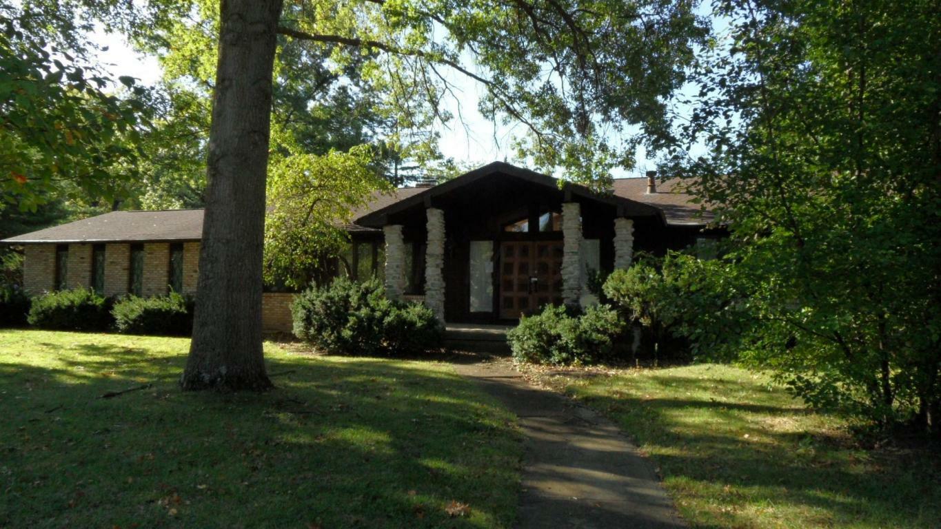 4929 Etna Road  Columbus OH 43213 photo
