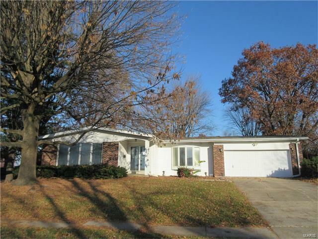 Property Photo: 3255 Hermoso Drive 63033