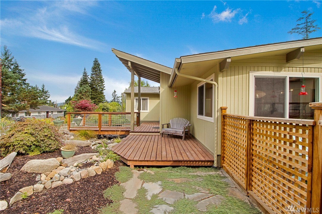 Property Photo:  540 Geneste St  WA 98250 