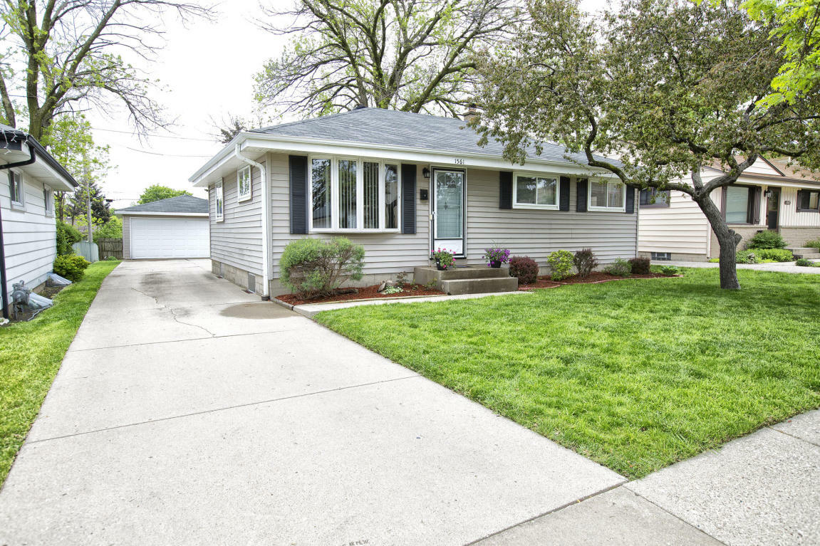 Property Photo:  1561 W Holmes Ave  WI 53221 