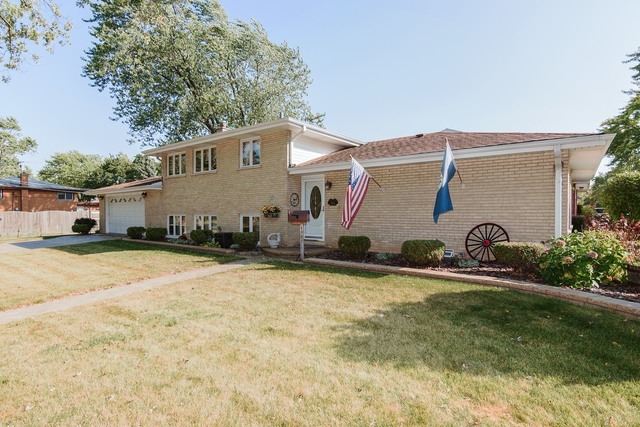 Property Photo:  503 Bedford Lane  IL 60016 