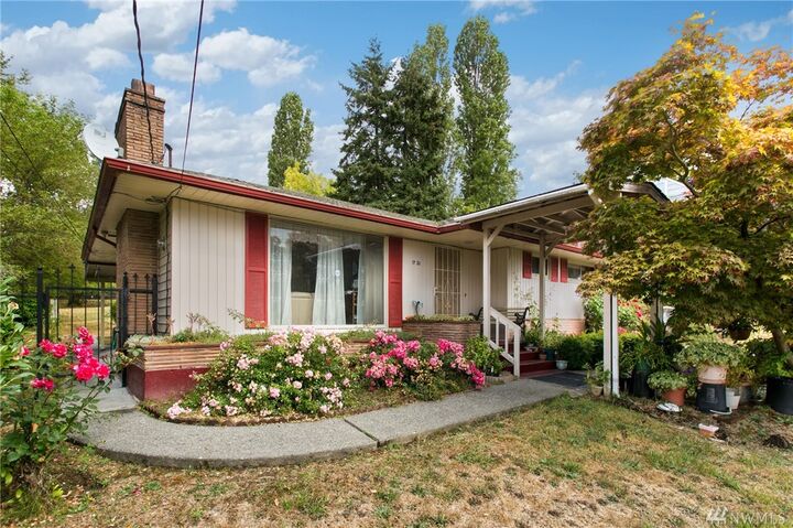 Property Photo:  1732 S Ferdinand St  WA 98108 