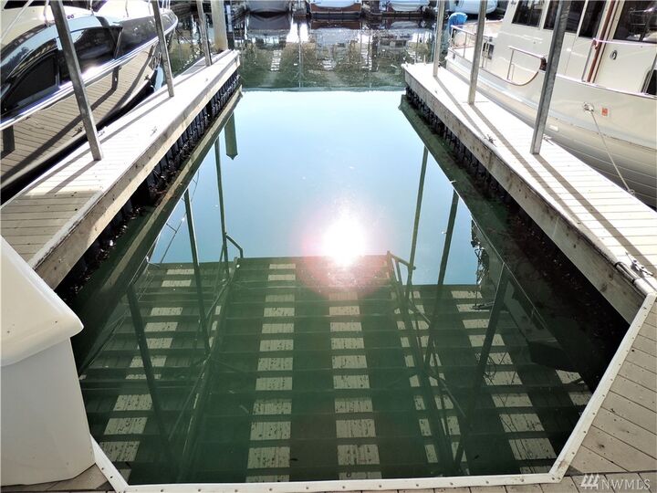 Property Photo:  3219 Harborview Dr 24  WA 98335 