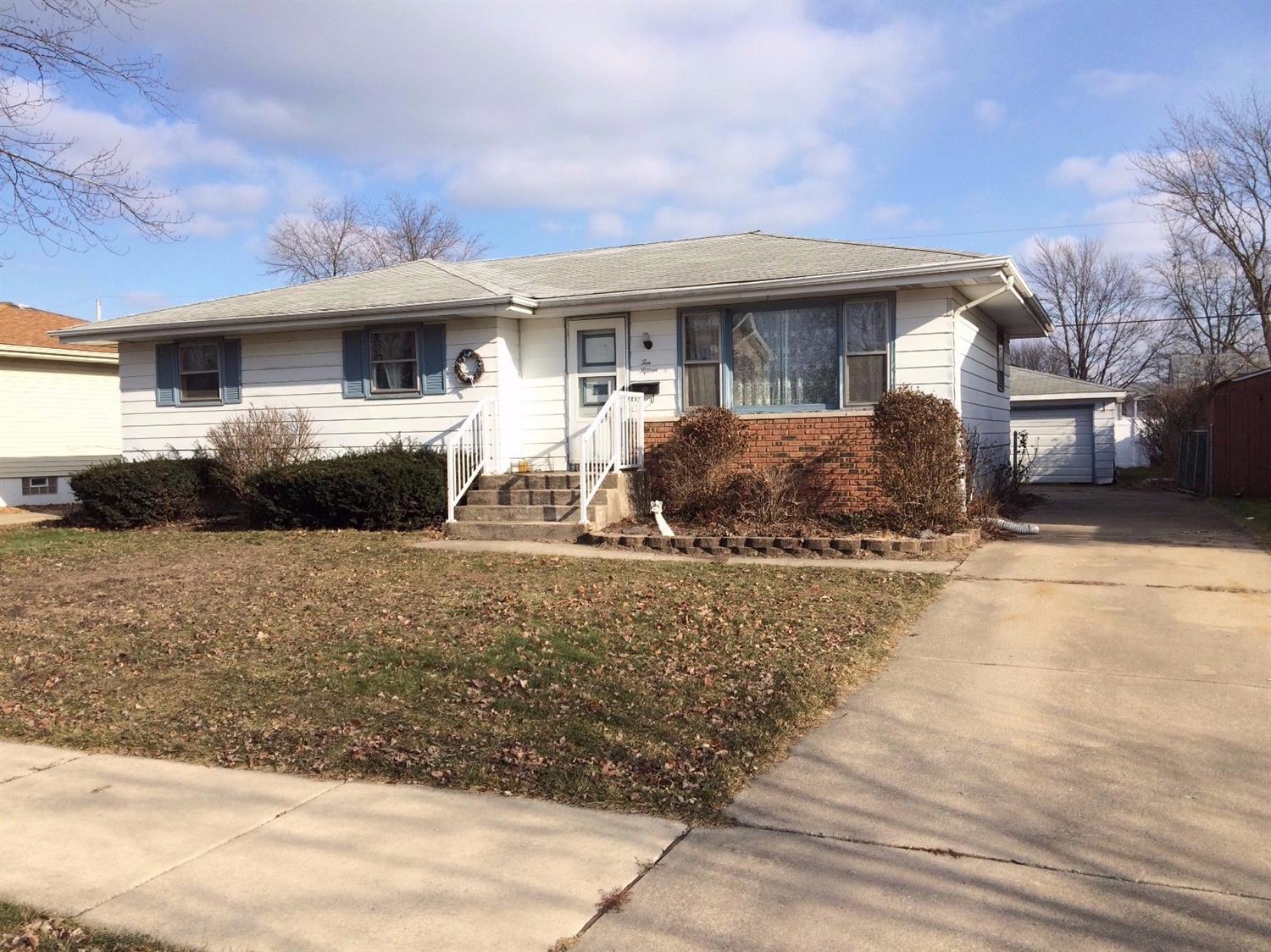 Property Photo: 1015 Jackson Avenue IN 46311