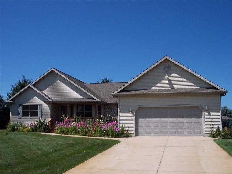 Property Photo: 1622 N Eagle Ridge Drive IN 46350