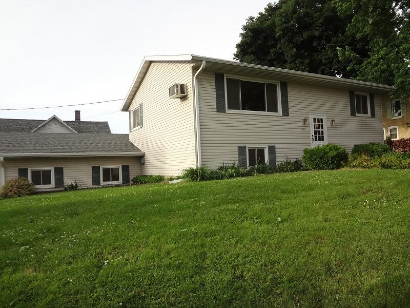 Property Photo:  271 W Racine St  WI 53549 