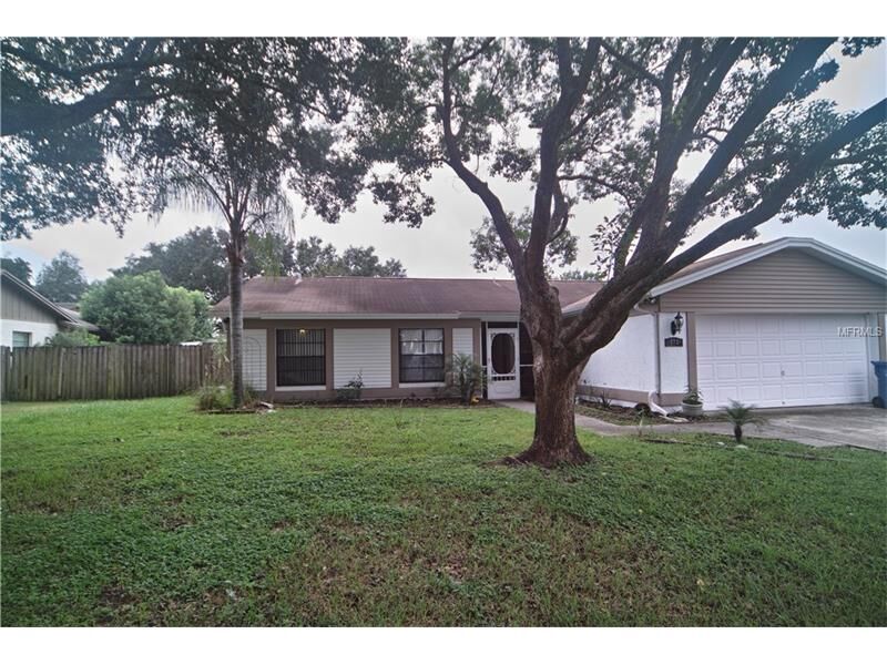 Property Photo: 815 Regal Palm Court FL 33510