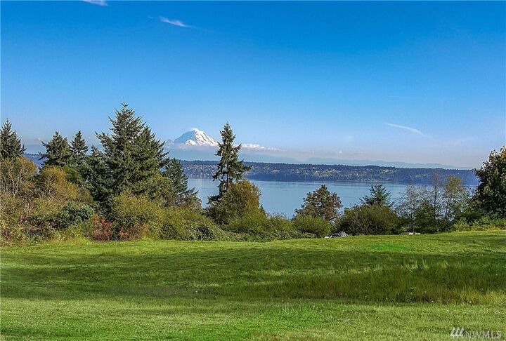 Property Photo: 24125 47th Ave SW WA 98070